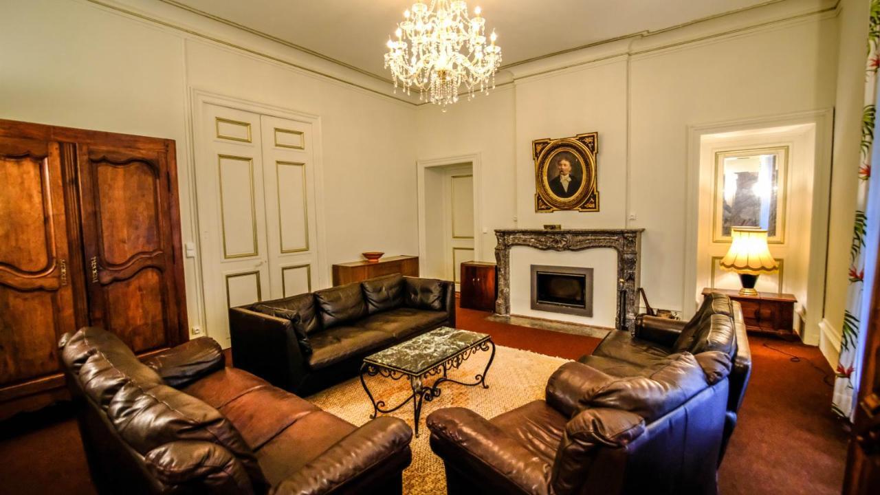 Private Castle With Park - Chateau Guillermo La Moncelle 外观 照片