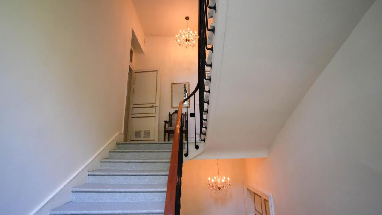 Private Castle With Park - Chateau Guillermo La Moncelle 外观 照片