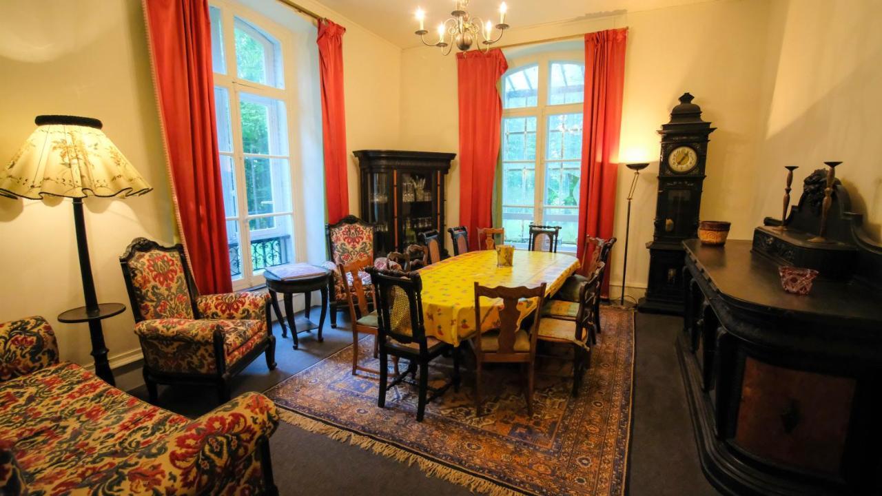 Private Castle With Park - Chateau Guillermo La Moncelle 外观 照片